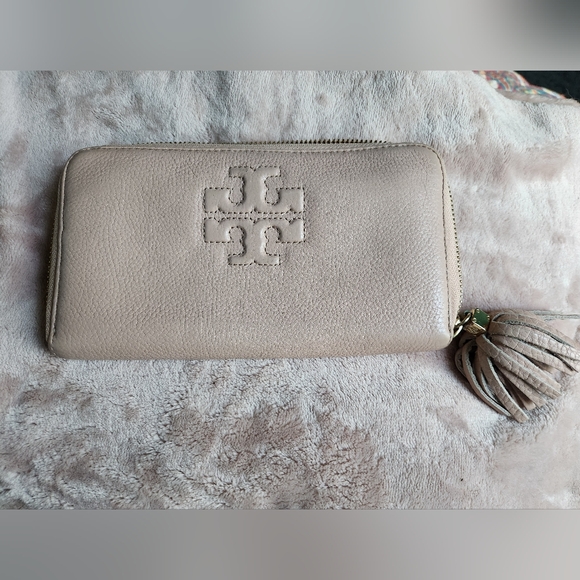 Tory Burch Blush Leather Wallet - Picture 1 of 5